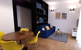 Happy Place Apartment